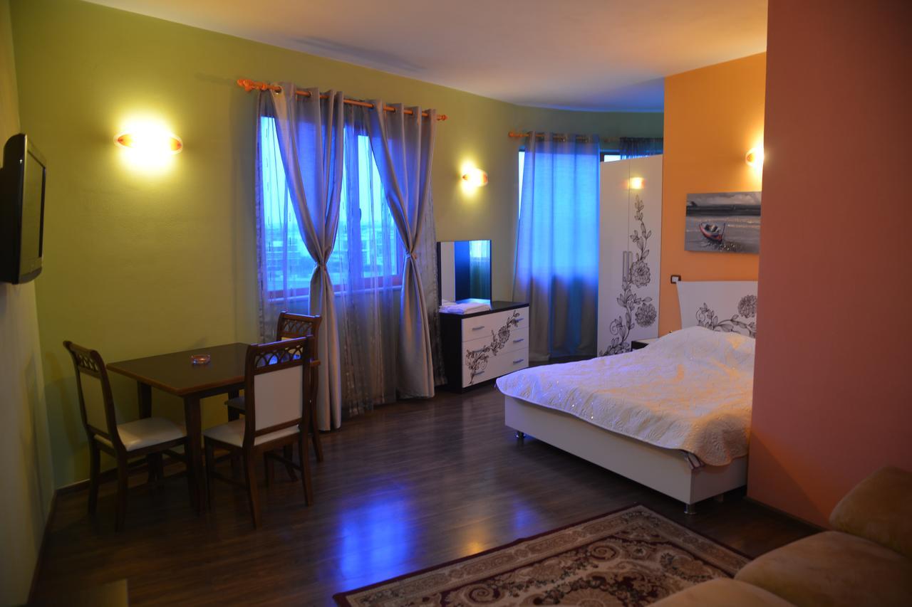 Royal Gaz Hotel Durres Exterior photo