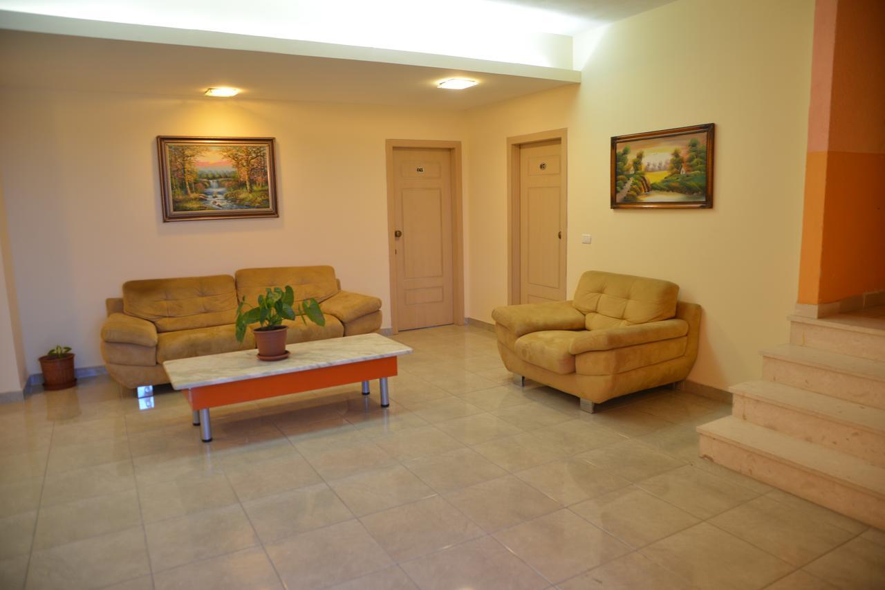 Royal Gaz Hotel Durres Exterior photo