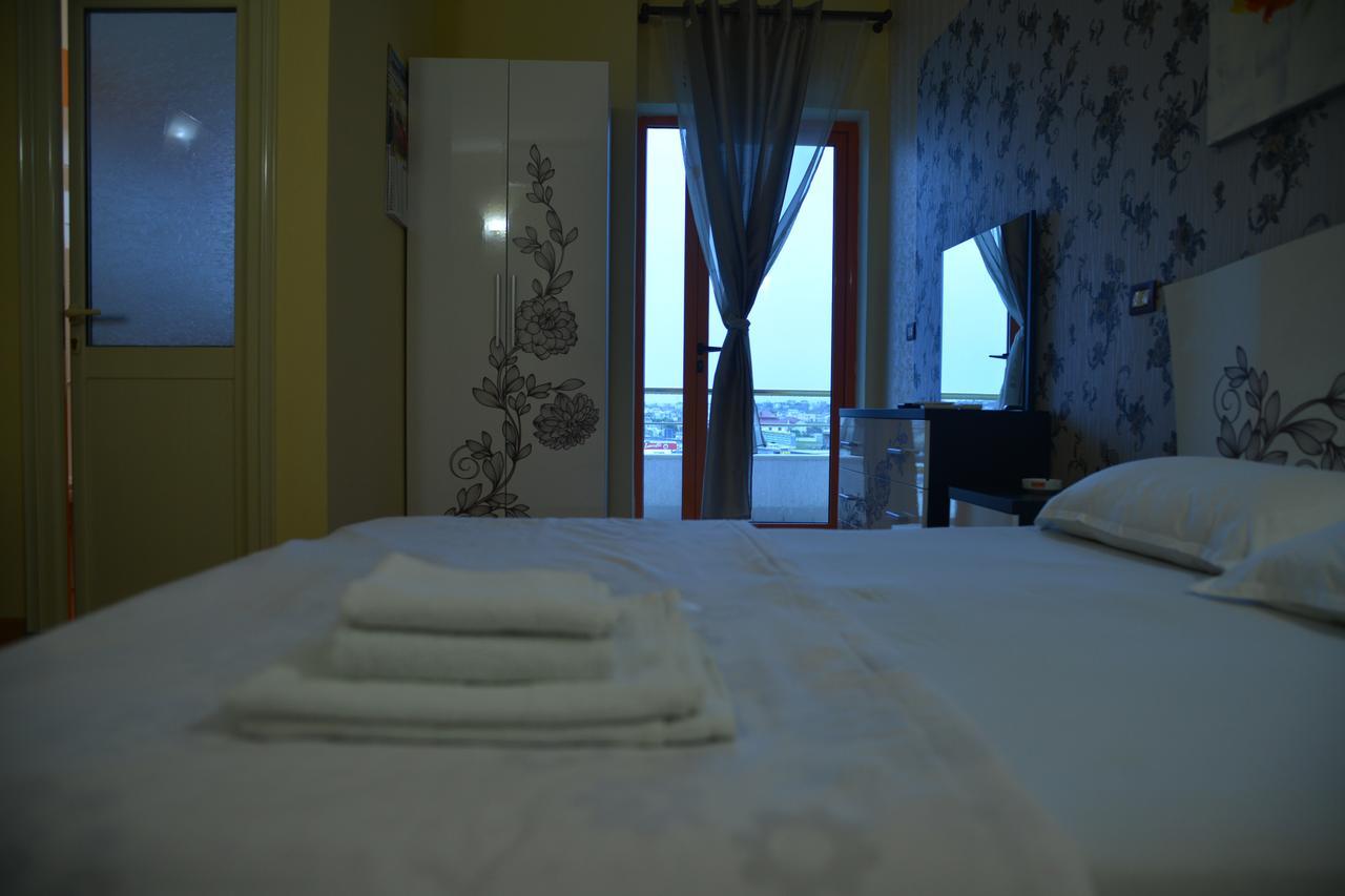 Royal Gaz Hotel Durres Exterior photo