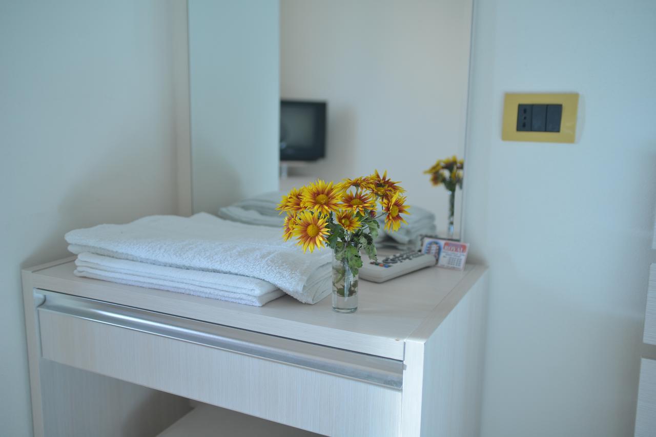 Royal Gaz Hotel Durres Exterior photo